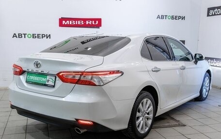 Toyota Camry, 2018 год, 2 485 000 рублей, 5 фотография