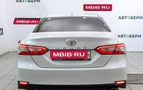 Toyota Camry, 2018 год, 2 485 000 рублей, 6 фотография