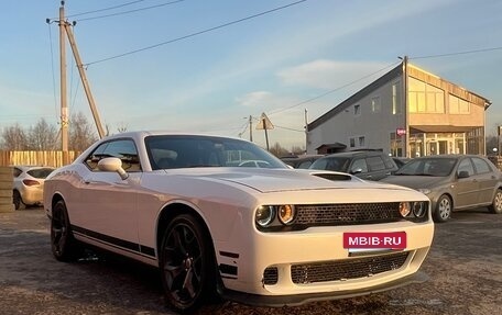 Dodge Challenger III рестайлинг 2, 2017 год, 3 750 000 рублей, 22 фотография