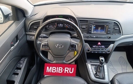 Hyundai Elantra VI рестайлинг, 2016 год, 1 499 990 рублей, 13 фотография