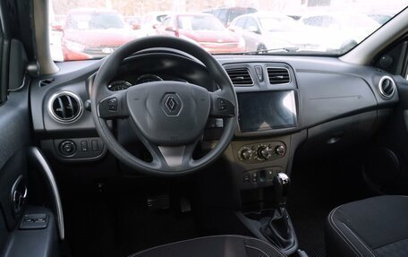 Renault Logan II, 2016 год, 990 000 рублей, 11 фотография