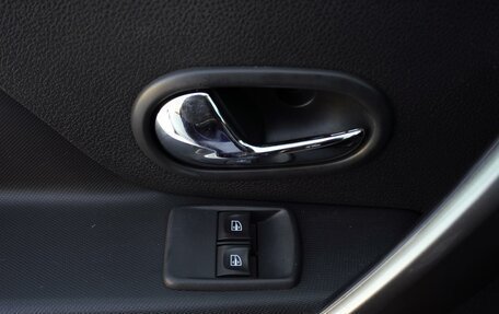 Renault Logan II, 2016 год, 990 000 рублей, 26 фотография