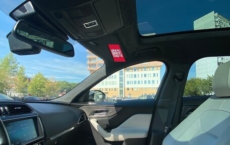 Jaguar F-Pace, 2016 год, 2 700 000 рублей, 5 фотография