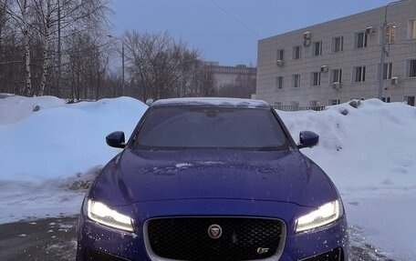 Jaguar F-Pace, 2016 год, 2 700 000 рублей, 4 фотография