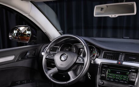 Skoda Superb III рестайлинг, 2014 год, 995 000 рублей, 33 фотография