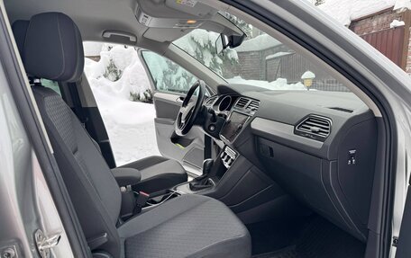 Volkswagen Tiguan II, 2020 год, 2 350 000 рублей, 13 фотография