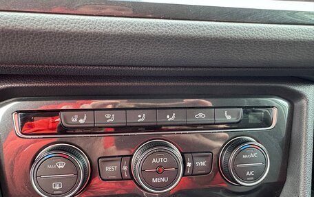 Volkswagen Tiguan II, 2020 год, 2 350 000 рублей, 17 фотография