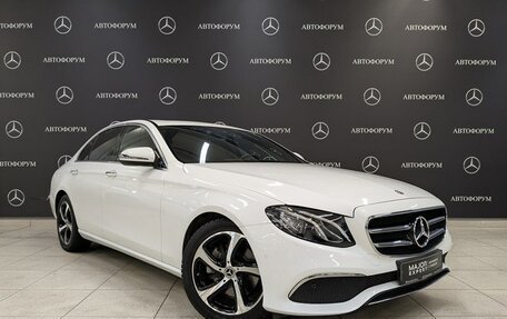 Mercedes-Benz E-Класс, 2020 год, 4 100 000 рублей, 3 фотография