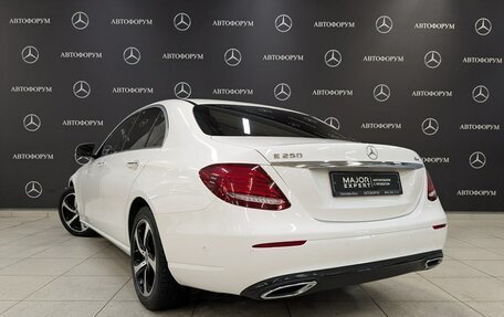 Mercedes-Benz E-Класс, 2020 год, 4 100 000 рублей, 7 фотография