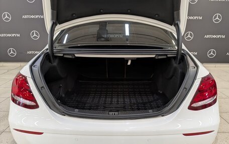 Mercedes-Benz E-Класс, 2020 год, 4 100 000 рублей, 10 фотография