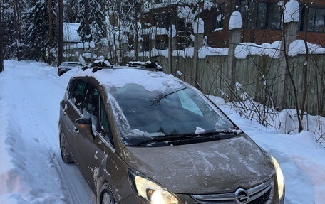 Opel Zafira C рестайлинг, 2013 год, 1 300 000 рублей, 10 фотография