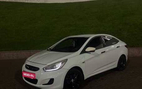 Hyundai Solaris II рестайлинг, 2013 год, 720 000 рублей, 5 фотография