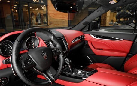 Maserati Levante I, 2018 год, 5 750 000 рублей, 9 фотография