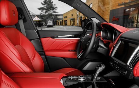 Maserati Levante I, 2018 год, 5 750 000 рублей, 10 фотография