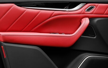 Maserati Levante I, 2018 год, 5 750 000 рублей, 17 фотография