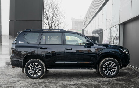 Toyota Land Cruiser Prado 150 рестайлинг 2, 2022 год, 6 500 000 рублей, 4 фотография