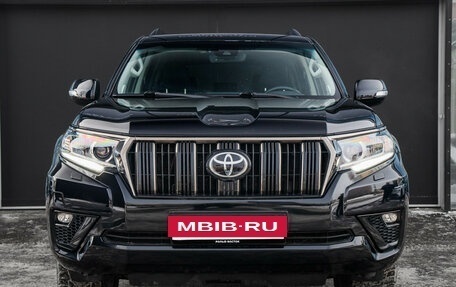 Toyota Land Cruiser Prado 150 рестайлинг 2, 2022 год, 6 500 000 рублей, 2 фотография