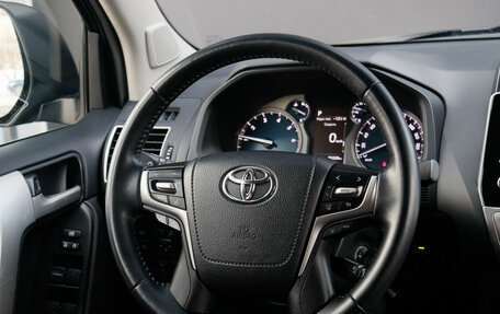 Toyota Land Cruiser Prado 150 рестайлинг 2, 2022 год, 6 500 000 рублей, 15 фотография