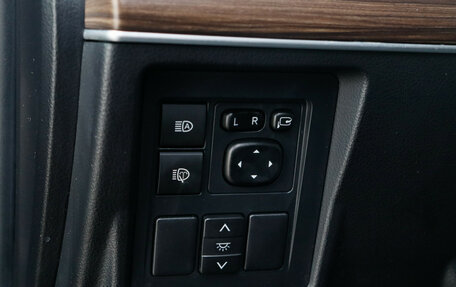 Toyota Land Cruiser Prado 150 рестайлинг 2, 2022 год, 6 500 000 рублей, 19 фотография