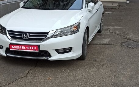 Honda Accord IX рестайлинг, 2013 год, 1 700 000 рублей, 1 фотография