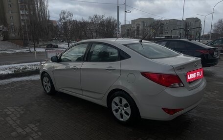 Hyundai Solaris II рестайлинг, 2014 год, 900 000 рублей, 2 фотография