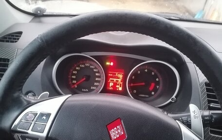 Mitsubishi Outlander III рестайлинг 3, 2008 год, 1 200 000 рублей, 5 фотография