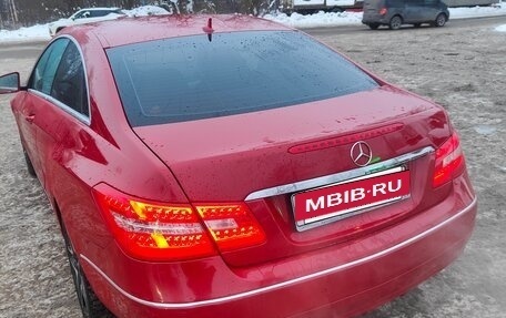 Mercedes-Benz E-Класс, 2011 год, 1 350 000 рублей, 4 фотография