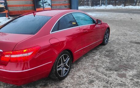 Mercedes-Benz E-Класс, 2011 год, 1 350 000 рублей, 10 фотография