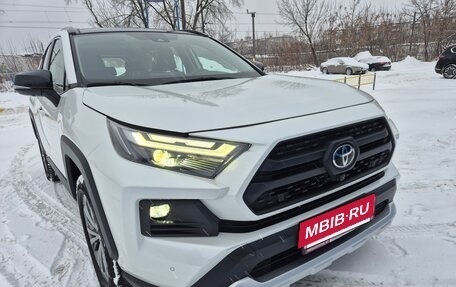 Toyota RAV4, 2024 год, 3 895 000 рублей, 4 фотография