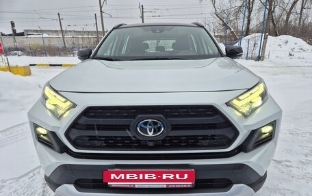 Toyota RAV4, 2024 год, 3 895 000 рублей, 3 фотография