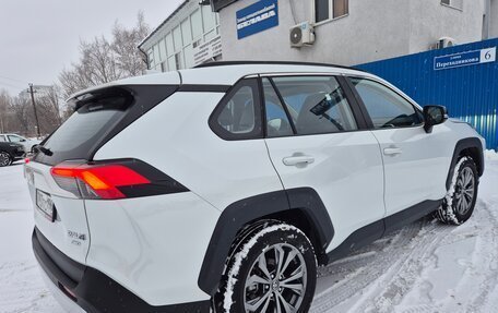 Toyota RAV4, 2024 год, 3 895 000 рублей, 12 фотография