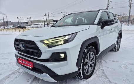 Toyota RAV4, 2024 год, 3 895 000 рублей, 2 фотография