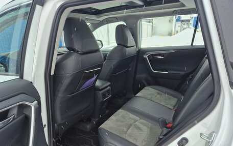 Toyota RAV4, 2024 год, 3 895 000 рублей, 18 фотография