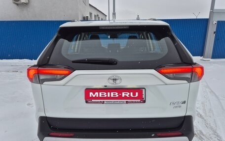Toyota RAV4, 2024 год, 3 895 000 рублей, 9 фотография