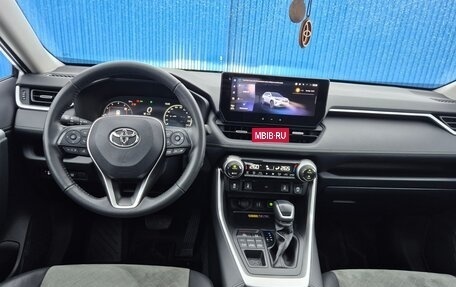 Toyota RAV4, 2024 год, 3 895 000 рублей, 16 фотография