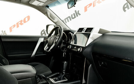 Toyota Land Cruiser Prado 150 рестайлинг 2, 2017 год, 4 430 000 рублей, 11 фотография