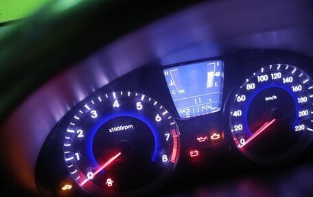 Hyundai Solaris II рестайлинг, 2013 год, 600 000 рублей, 8 фотография