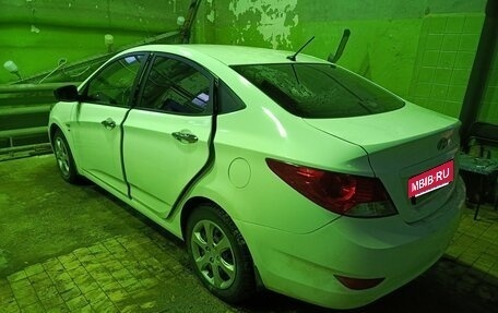 Hyundai Solaris II рестайлинг, 2013 год, 600 000 рублей, 9 фотография