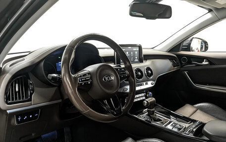 KIA Stinger I, 2018 год, 2 110 000 рублей, 15 фотография