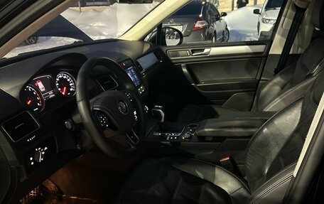 Volkswagen Touareg III, 2015 год, 2 375 000 рублей, 6 фотография