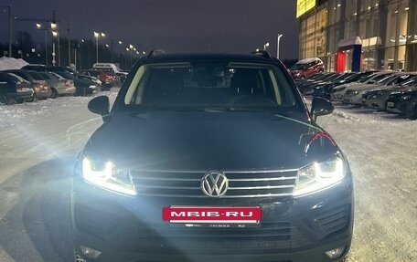 Volkswagen Touareg III, 2015 год, 2 375 000 рублей, 3 фотография