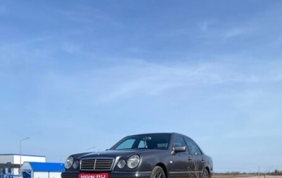 Mercedes-Benz E-Класс, 1998 год, 700 000 рублей, 1 фотография