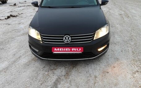 Volkswagen Passat B7, 2014 год, 950 000 рублей, 2 фотография