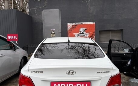 Hyundai Solaris II рестайлинг, 2015 год, 950 000 рублей, 3 фотография