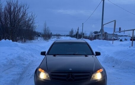 Mercedes-Benz C-Класс, 2008 год, 900 000 рублей, 1 фотография