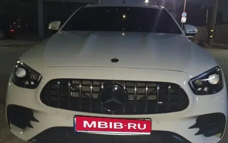 Mercedes-Benz E-Класс, 2023 год, 5 400 000 рублей, 1 фотография