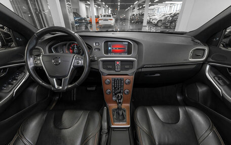 Volvo V40 Cross Country I, 2018 год, 2 180 000 рублей, 8 фотография