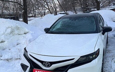 Toyota Camry, 2021 год, 2 650 000 рублей, 3 фотография