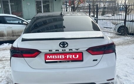 Toyota Camry, 2021 год, 2 650 000 рублей, 7 фотография