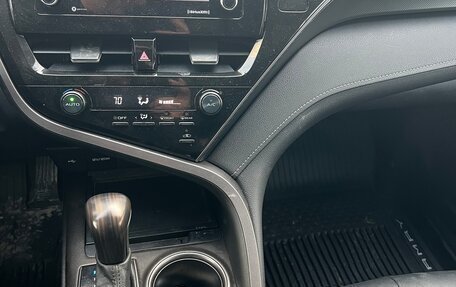 Toyota Camry, 2021 год, 2 650 000 рублей, 15 фотография